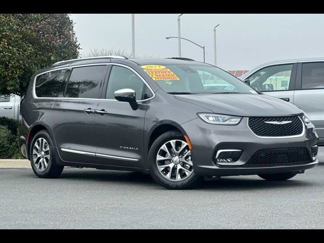 2023 Chrysler Pacifica Hybrid Pinnacle