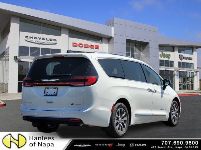 2023 Chrysler Pacifica Hybrid Pinnacle