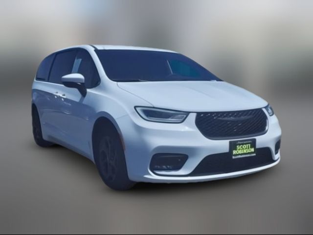 2023 Chrysler Pacifica Hybrid Touring L