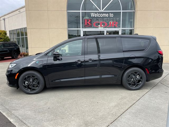 2023 Chrysler Pacifica Hybrid Touring L