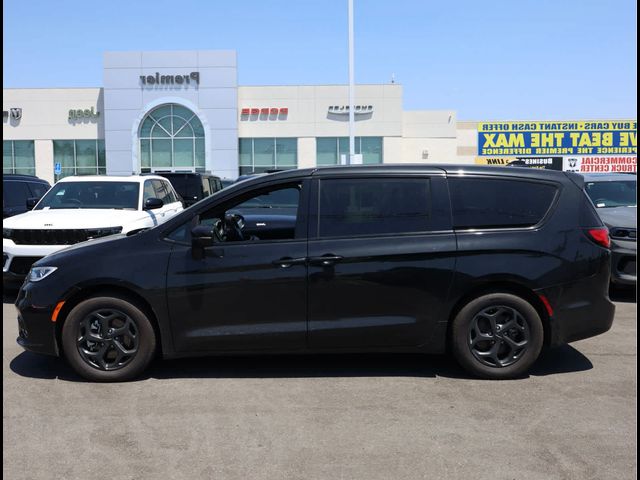 2023 Chrysler Pacifica Hybrid Touring L