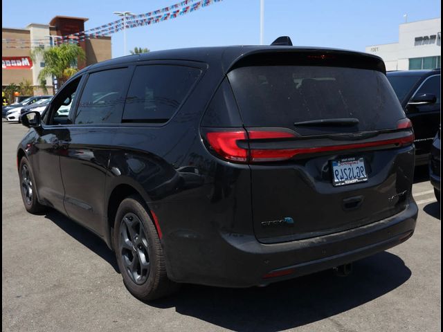 2023 Chrysler Pacifica Hybrid Touring L