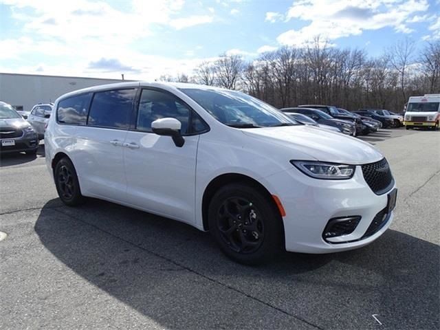 2023 Chrysler Pacifica Hybrid Touring L