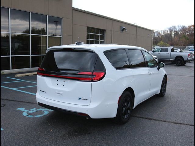 2023 Chrysler Pacifica Hybrid Touring L