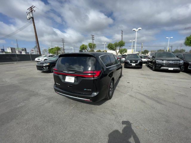 2023 Chrysler Pacifica Hybrid Touring L