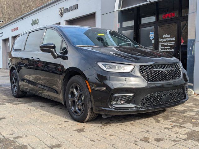 2023 Chrysler Pacifica Hybrid Touring L