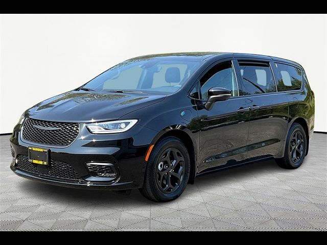 2023 Chrysler Pacifica Hybrid Touring L