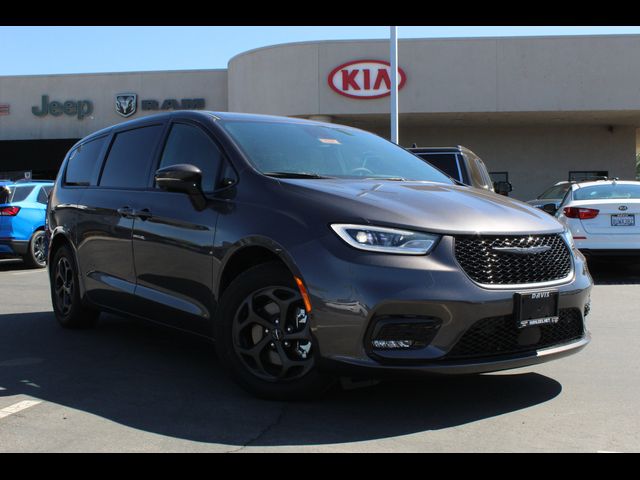 2023 Chrysler Pacifica Hybrid Touring L