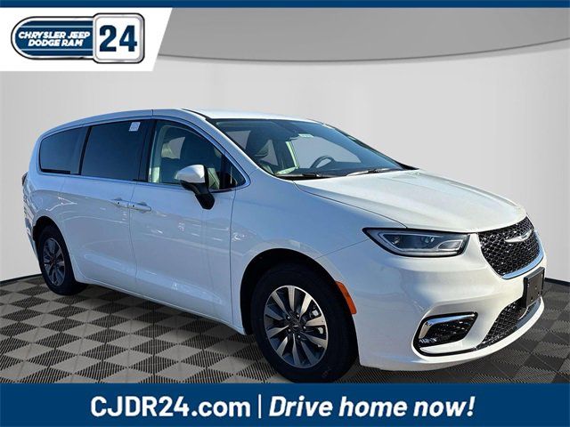 2023 Chrysler Pacifica Hybrid Touring L