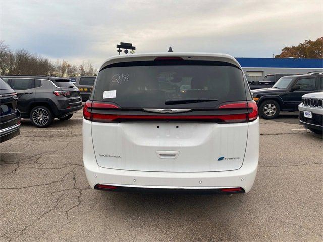 2023 Chrysler Pacifica Hybrid Touring L