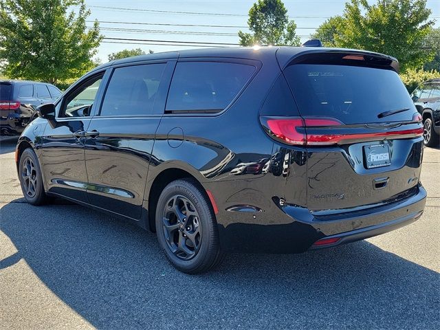 2023 Chrysler Pacifica Hybrid Touring L