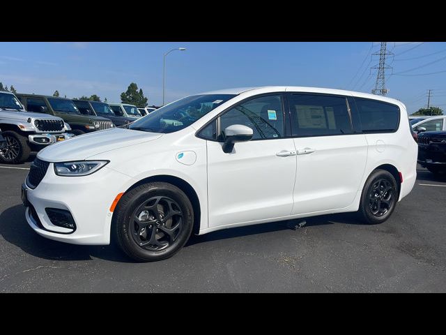 2023 Chrysler Pacifica Hybrid Touring L