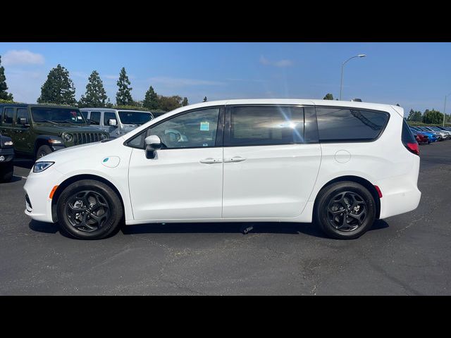 2023 Chrysler Pacifica Hybrid Touring L