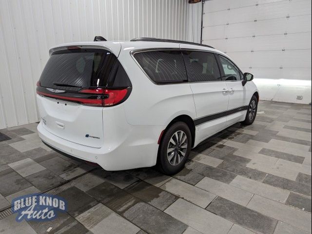 2023 Chrysler Pacifica Hybrid Touring L