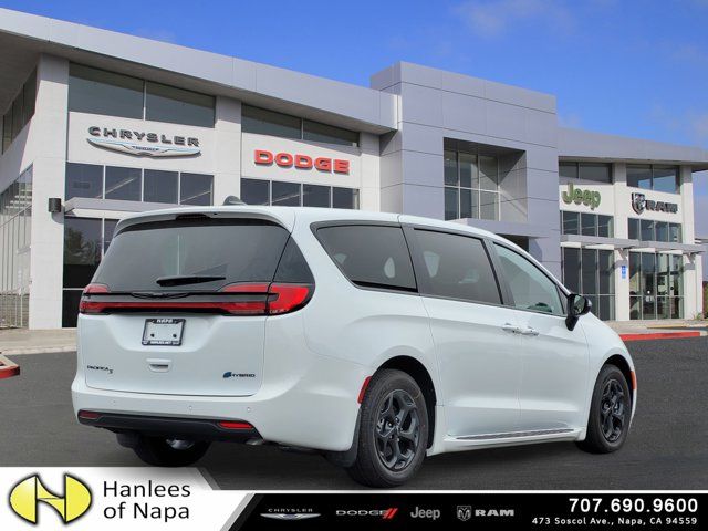 2023 Chrysler Pacifica Hybrid Touring L