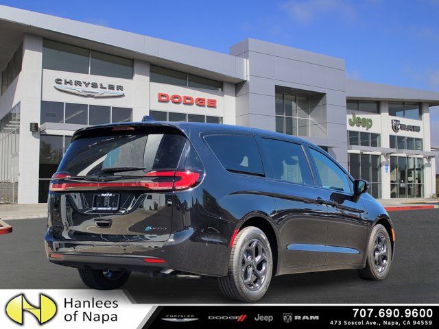 2023 Chrysler Pacifica Hybrid Touring L