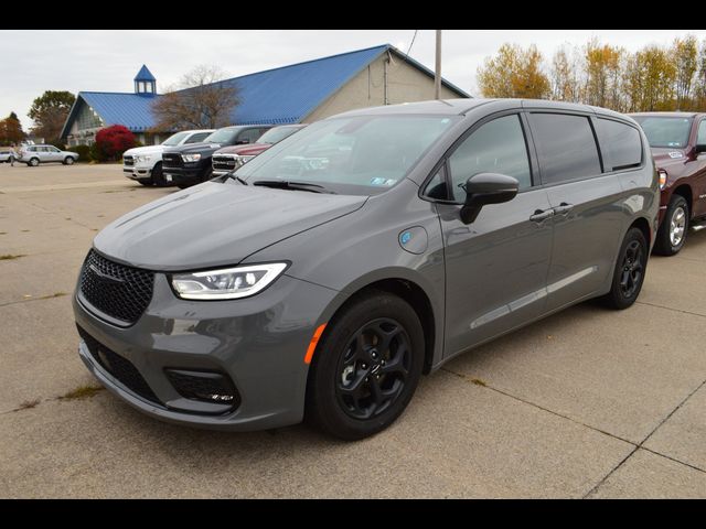 2023 Chrysler Pacifica Hybrid Touring L