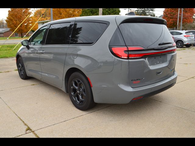 2023 Chrysler Pacifica Hybrid Touring L