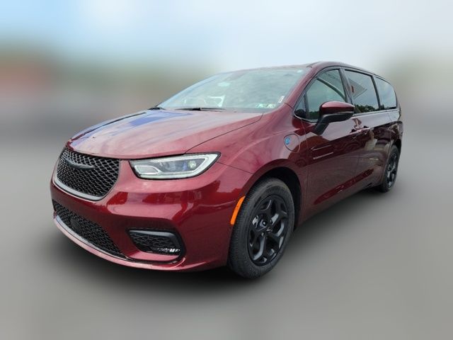 2023 Chrysler Pacifica Hybrid Touring L