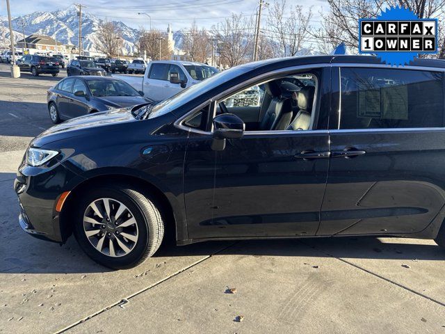 2023 Chrysler Pacifica Hybrid Touring L