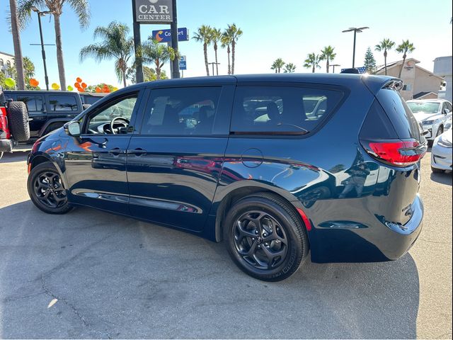 2023 Chrysler Pacifica Hybrid Touring L