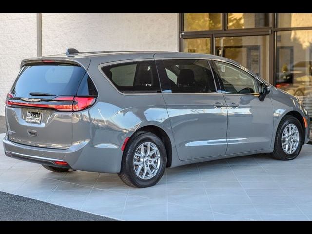 2023 Chrysler Pacifica Touring-L