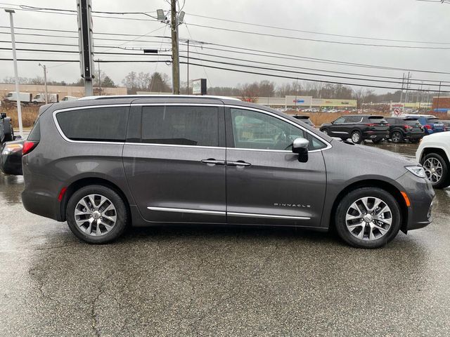 2023 Chrysler Pacifica Hybrid Pinnacle