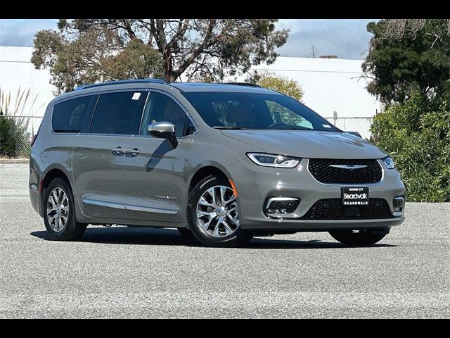 2023 Chrysler Pacifica Hybrid Pinnacle