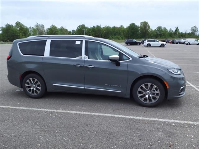 2023 Chrysler Pacifica Hybrid Pinnacle