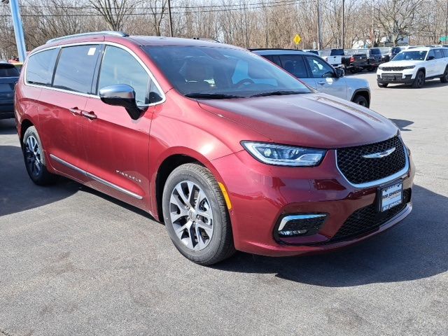 2023 Chrysler Pacifica Hybrid Pinnacle