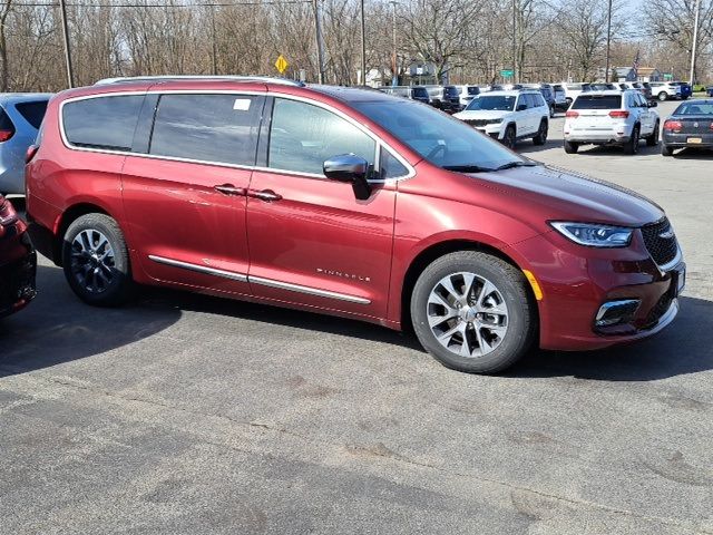 2023 Chrysler Pacifica Hybrid Pinnacle