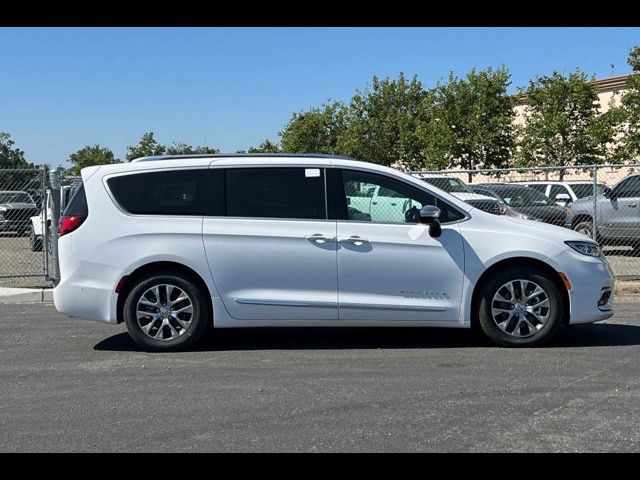 2023 Chrysler Pacifica Hybrid Pinnacle