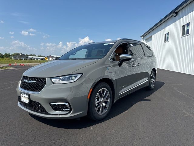 2023 Chrysler Pacifica Hybrid Pinnacle