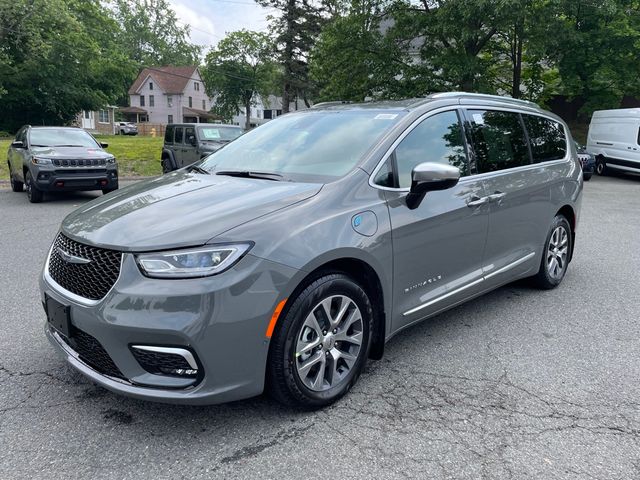 2023 Chrysler Pacifica Hybrid Pinnacle