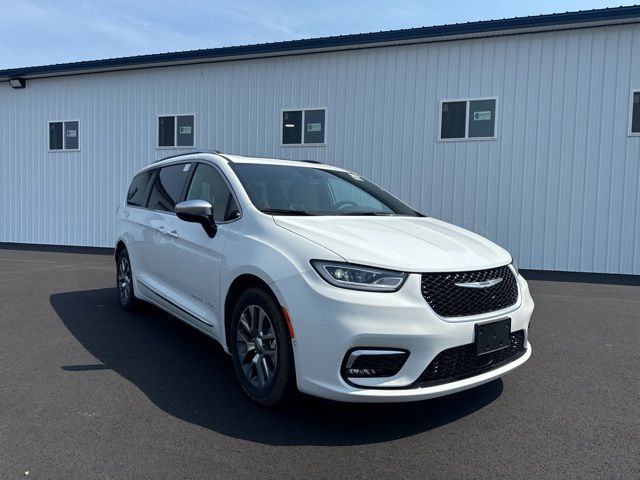 2023 Chrysler Pacifica Hybrid Pinnacle