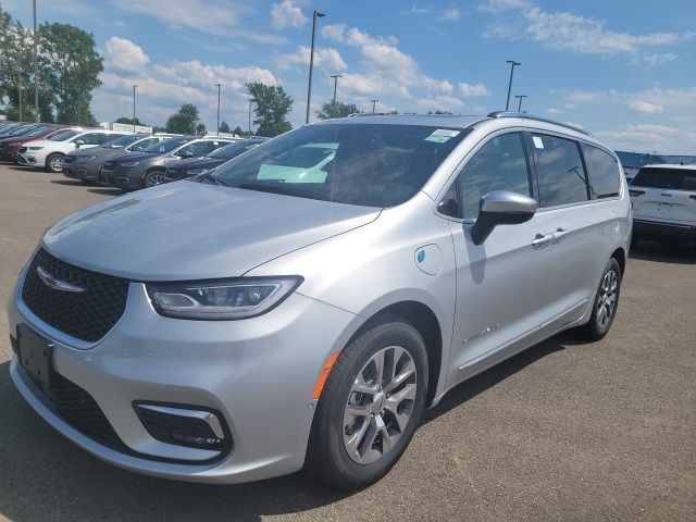 2023 Chrysler Pacifica Hybrid Pinnacle