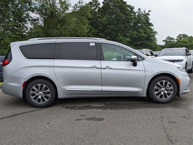 2023 Chrysler Pacifica Hybrid Pinnacle