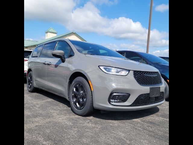 2023 Chrysler Pacifica Hybrid Pinnacle