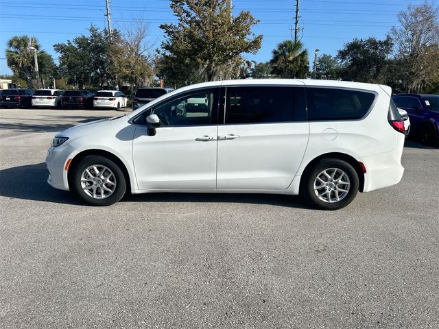 2023 Chrysler Pacifica Touring-L