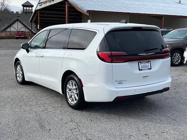 2023 Chrysler Pacifica Touring