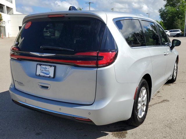 2023 Chrysler Pacifica Touring