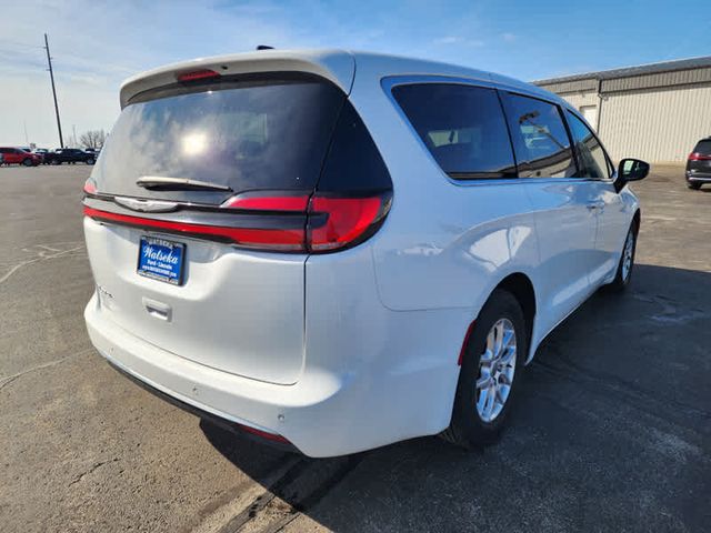 2023 Chrysler Pacifica Touring