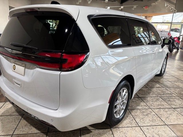 2023 Chrysler Pacifica Touring