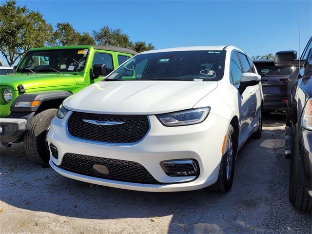 2023 Chrysler Pacifica Touring