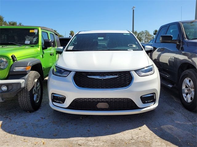 2023 Chrysler Pacifica Touring