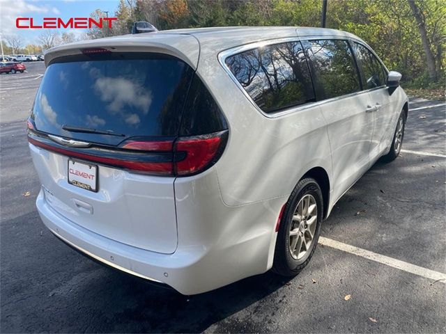 2023 Chrysler Pacifica Touring