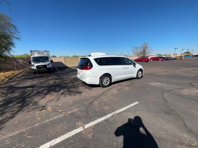 2023 Chrysler Pacifica Touring-L