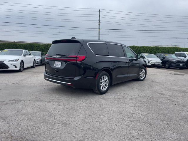 2023 Chrysler Pacifica Touring-L