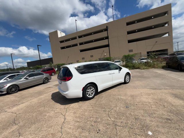 2023 Chrysler Pacifica Touring-L