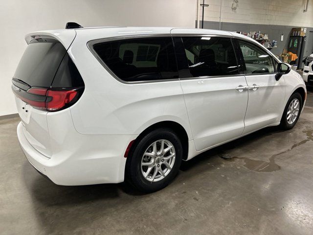 2023 Chrysler Pacifica Touring-L